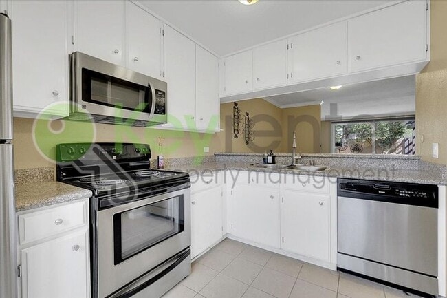 Building Photo - 2254 Woodside Ln