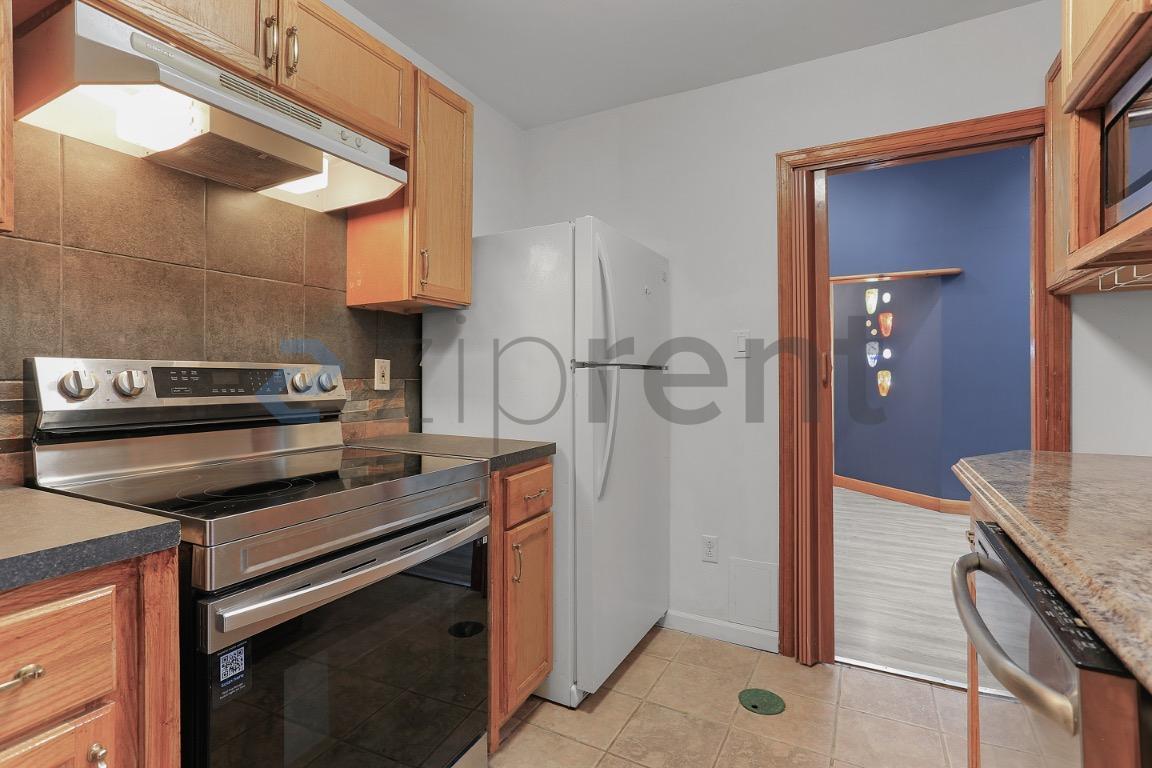 Building Photo - Unit
