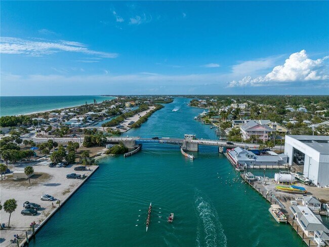 Building Photo - 5844 Ocean Isle Dr