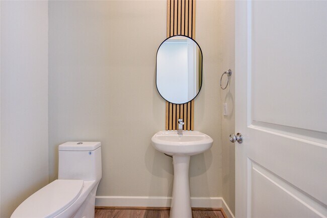Building Photo - 730 Carriage Knls Dr