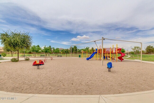 Building Photo - Maricopa Meadows