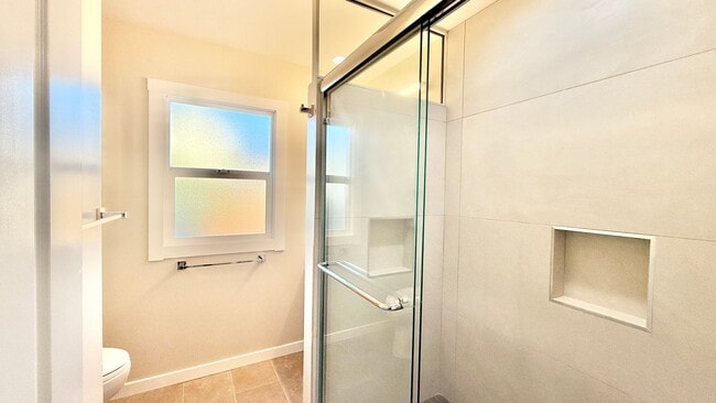 Building Photo - 1319 Hubbard Ave