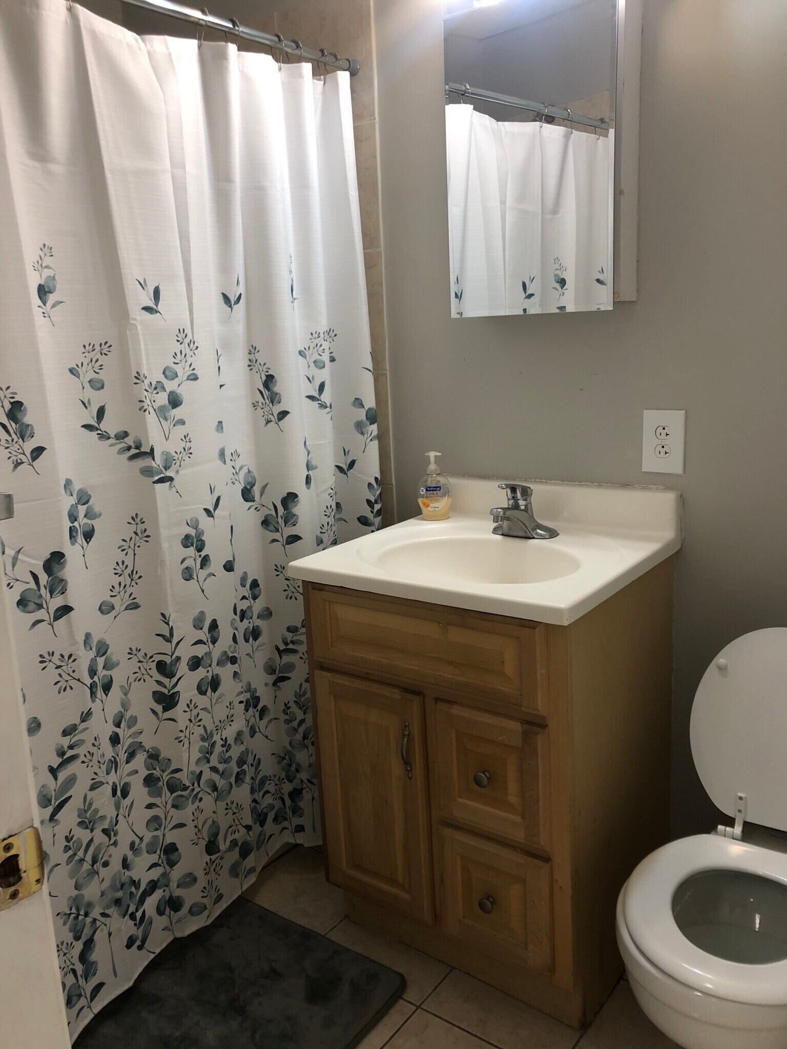 Building Photo - 905 Beacon St