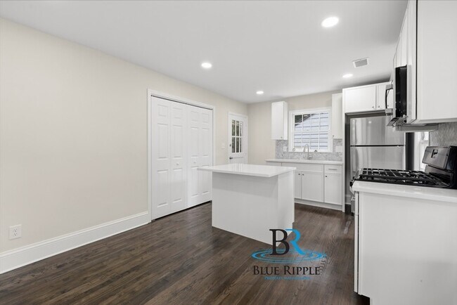 Building Photo - Renovated 2/1 Williams Park Smyrna across from Market Village! Fenced Yard and Pet Friendly