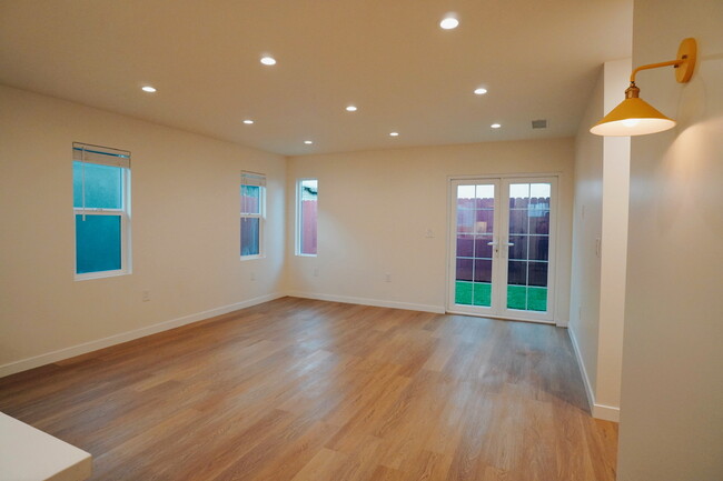 Living Room - 4212 Halldale Ave