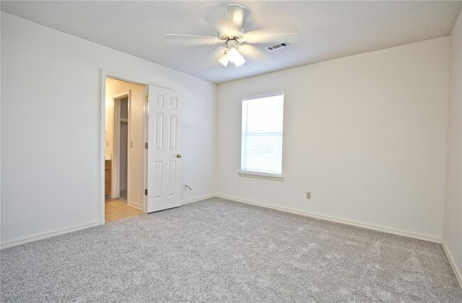 Building Photo - 816 Kinkade Pl