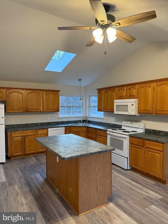 Building Photo - 6407 Sunset Rd