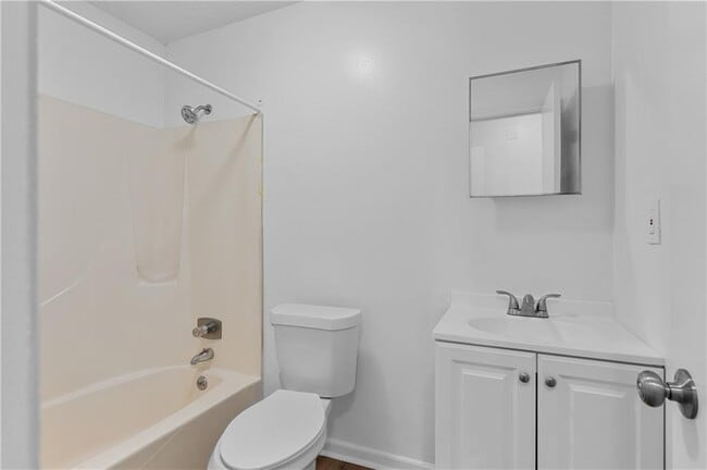 Building Photo - 125 Tanglewood Dr