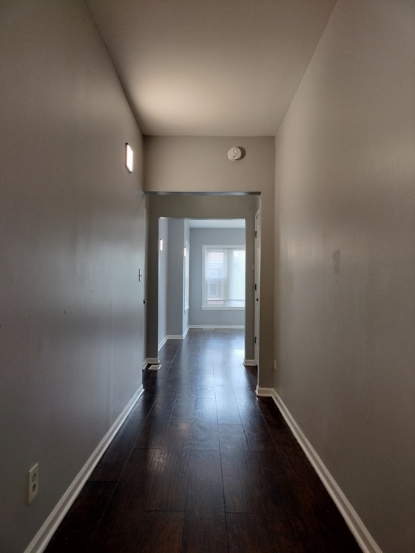 Building Photo - 2525 E 72nd Pl