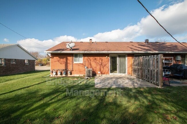 Building Photo - 4948 Leeper St