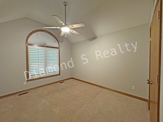 Building Photo - Gorgeous Custom All Brick Home in Fox Grap...