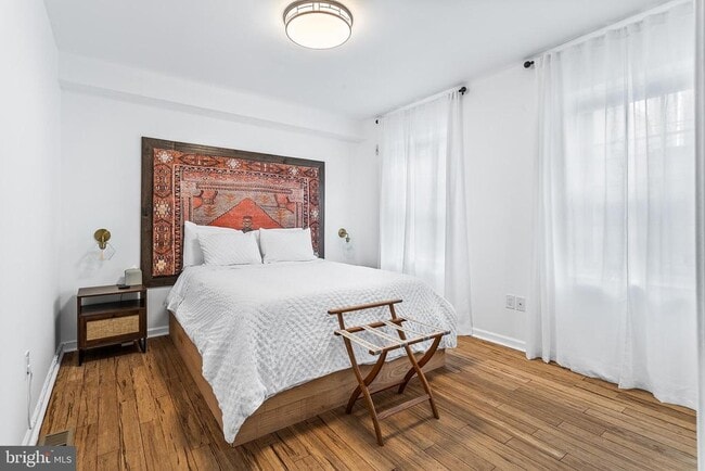 Building Photo - 569 N 20th St