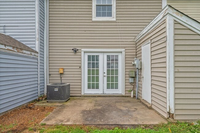 Building Photo - 105 Greenland Ct
