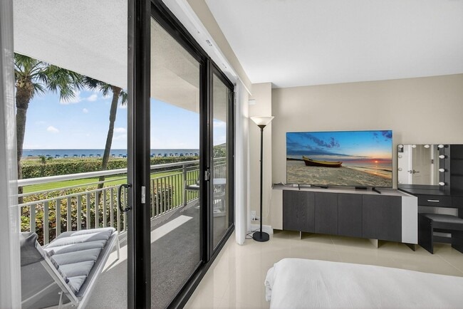 Building Photo - 3000 N Ocean Dr