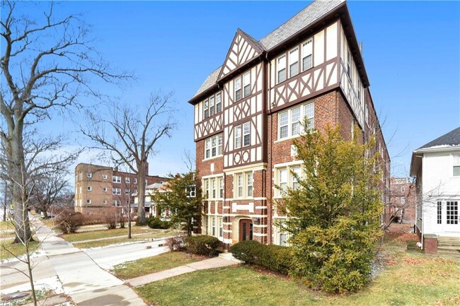 Building Photo - 12206 Clifton Blvd