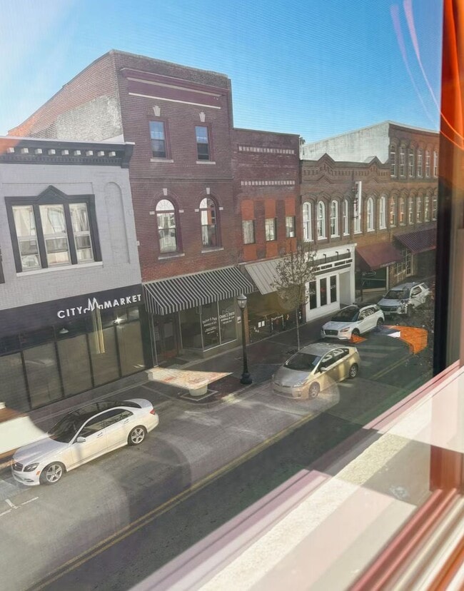 Building Photo - 124 Strawberry Alley