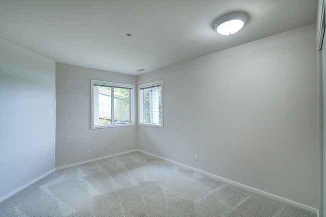 Building Photo - 4bd/3.5ba Mercer Island Home