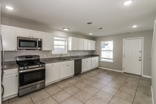 Building Photo - 20622 Bishops Gate Ln