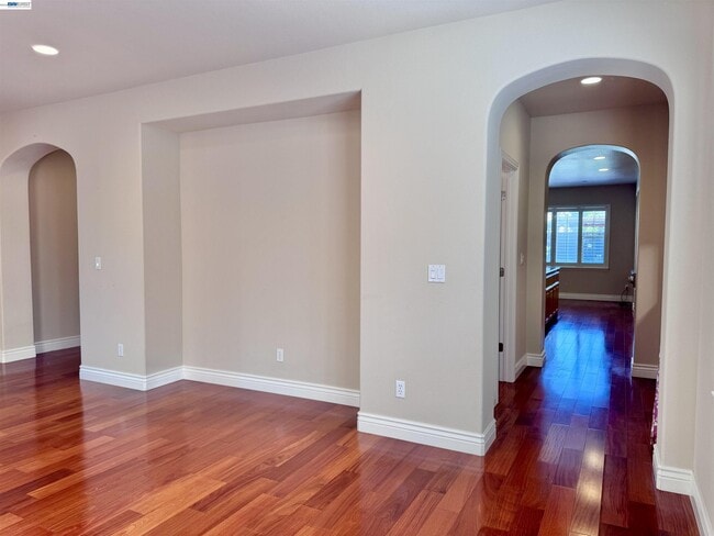 Building Photo - 7875 Kennard Ln