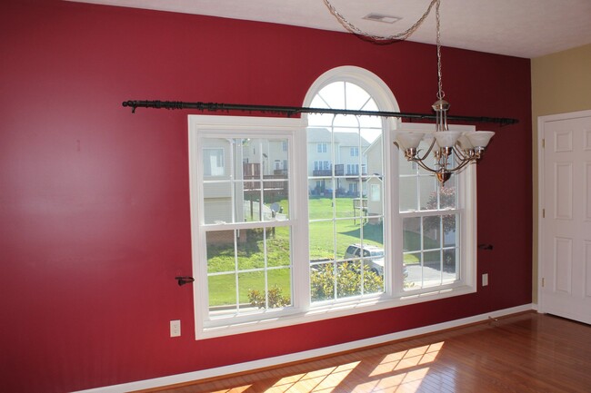 Building Photo - Townhouse for Rent in Taylor Springs