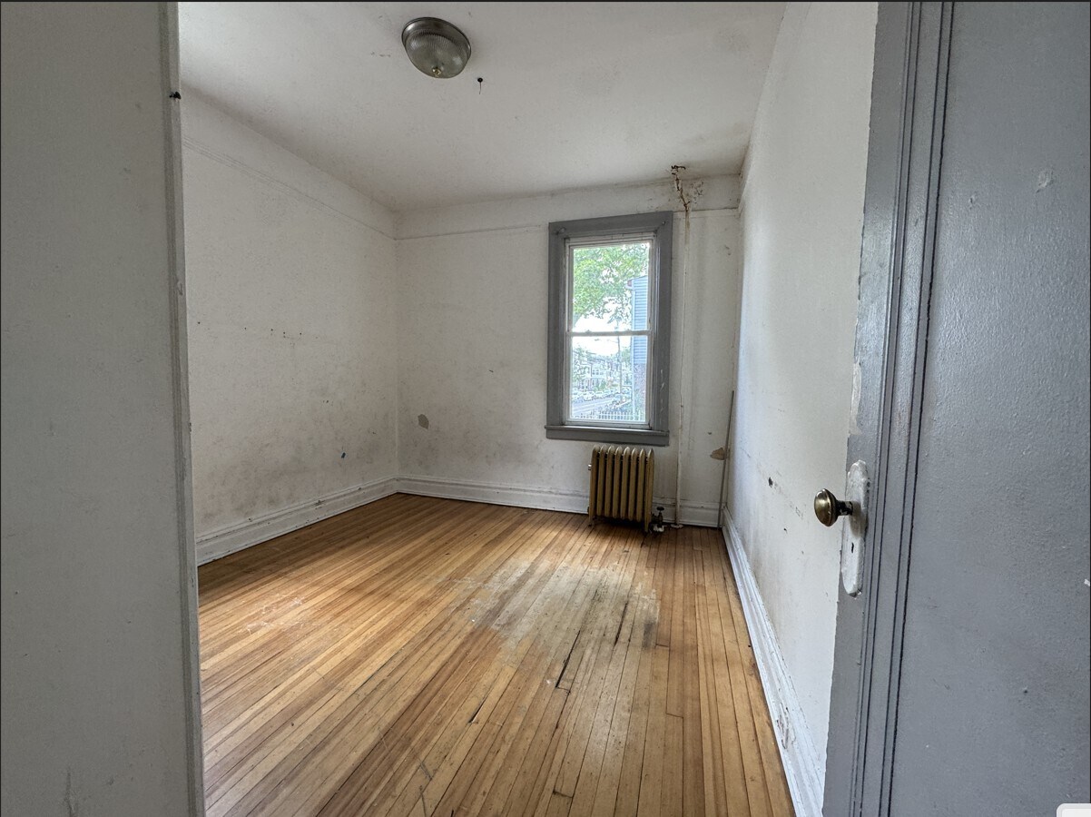 Building Photo - 36 Rutgers Ave