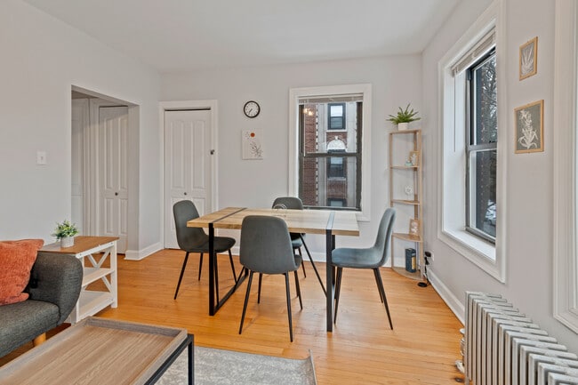 Building Photo - 6443 N Hamilton Ave