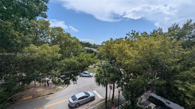 Building Photo - 445 SW 11th St