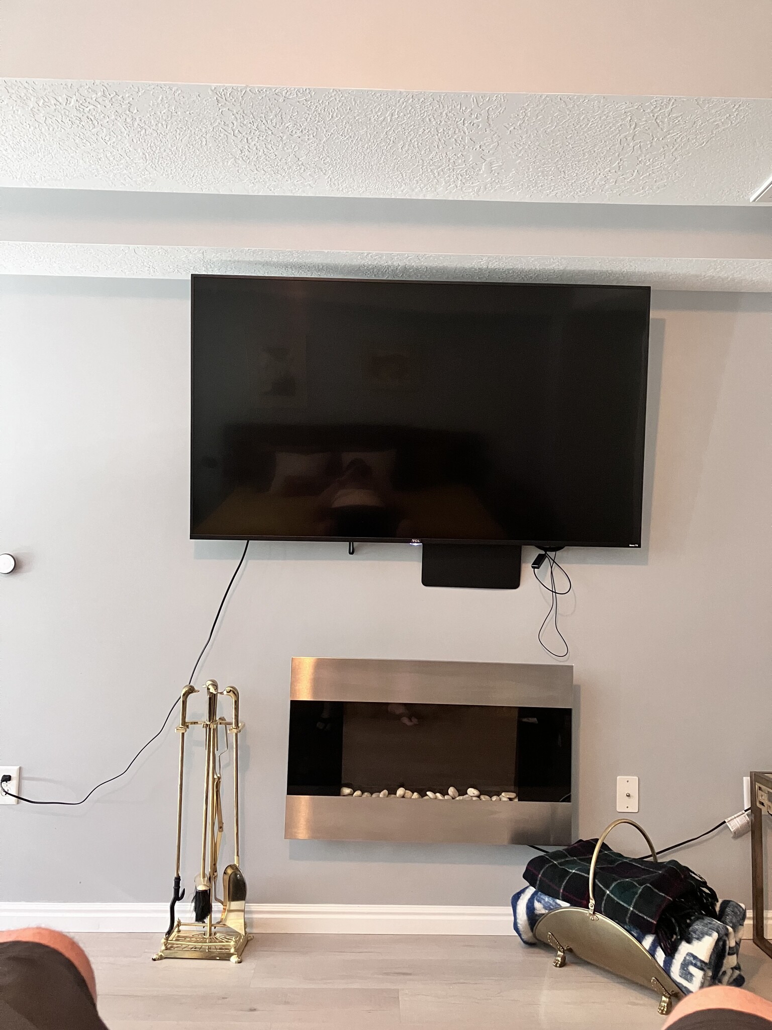 bedroom TV - 5 S 500 W