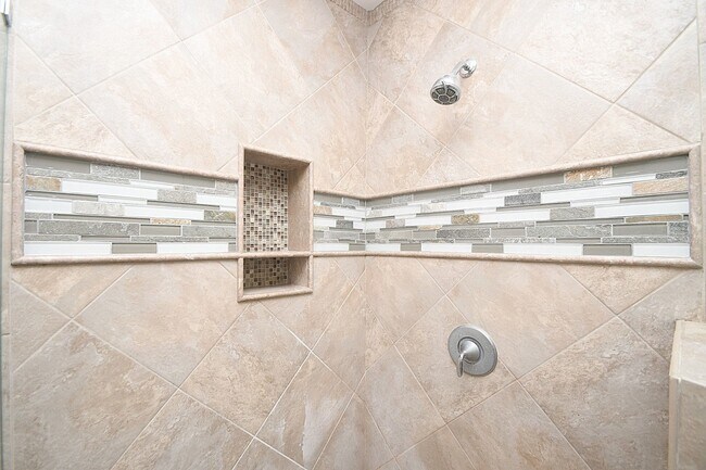 Building Photo - 13240 Trail Hollow Dr