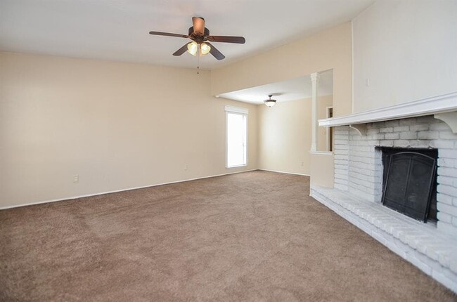 Building Photo - 17323 Glenpatti Dr