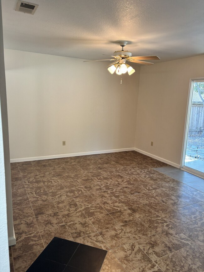 Building Photo - 2456 San Venito Way
