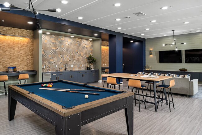 Building Photo - 2548 SW 13th St