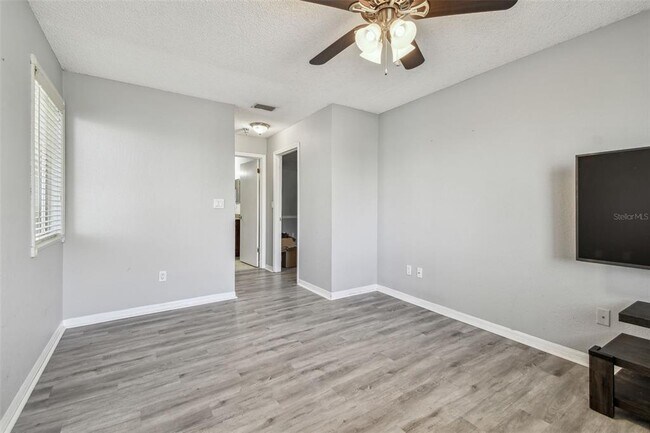 Building Photo - 10263 Gandy Blvd N