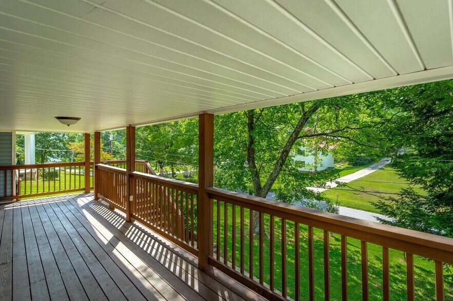 Building Photo - 1032 S Seminole Dr