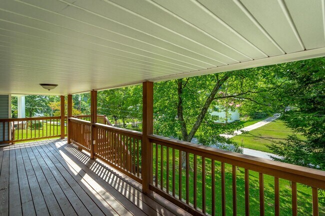 Building Photo - Charming Family Haven: 3 Bedroom Gem with Inviting Outdoor Space