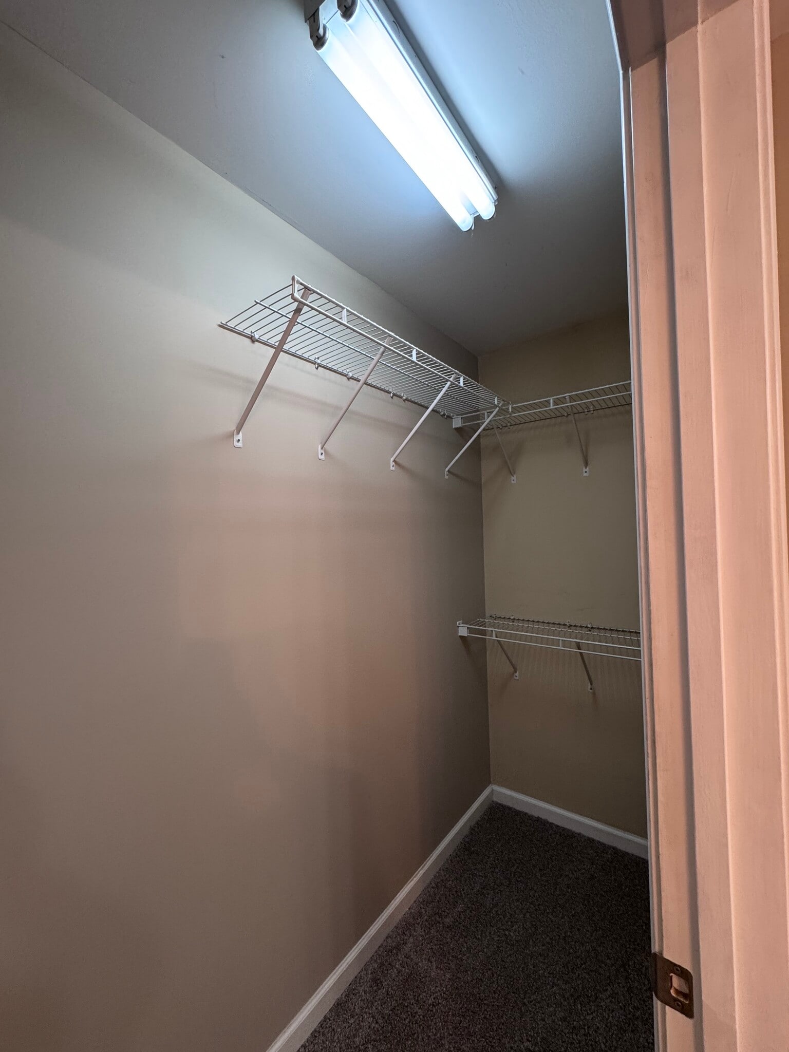 Building Photo - 3570 Castlebrooke Ln
