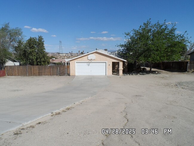 Primary Photo - 3 Bedrooms, 2 Bathroom, Large Fully Fenced...