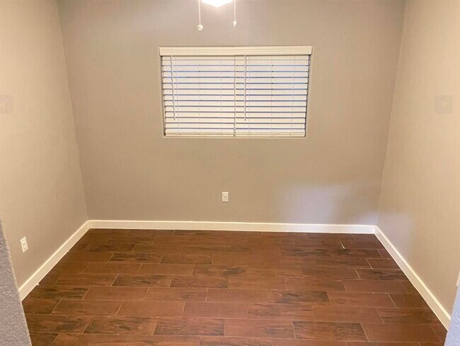 Building Photo - 101 Jacales Court