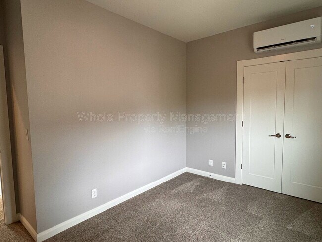 Building Photo - 6771 Larsh Dr