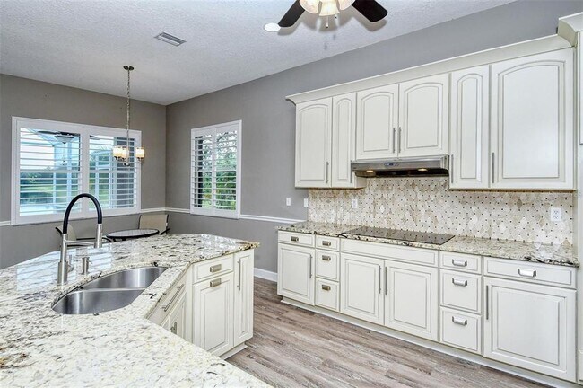 Building Photo - 6807 Sagebrush Cir