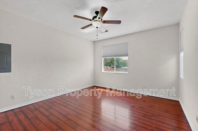 Building Photo - 7120 Alamillo Rd NW