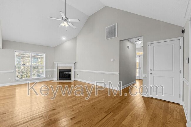 Building Photo - 808 Tyler Woods Dr