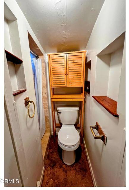 Building Photo - 586 Los Rocas Dr