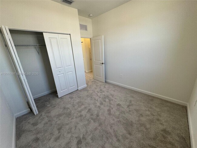 Building Photo - 26422 SW 148th Ct
