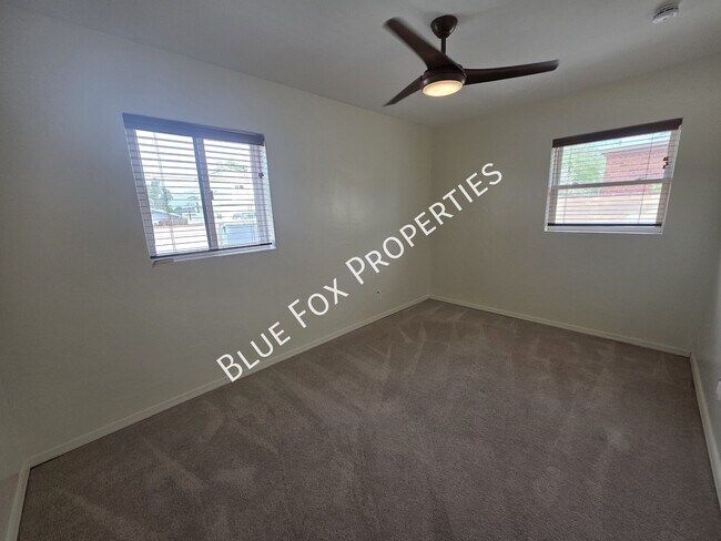 Building Photo - 1301 E Lee St