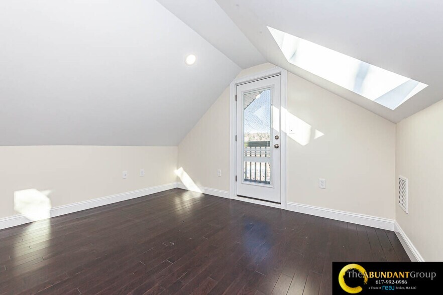 Building Photo - 48 Caldwell Rd