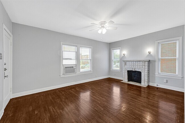 Primary Photo - 4304 Pease St