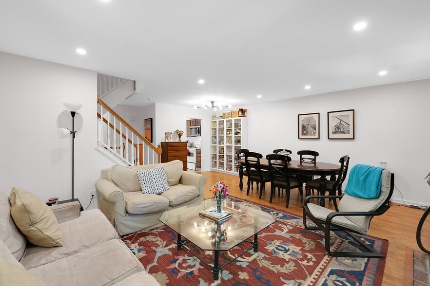 Building Photo - 3001 20th Ct S