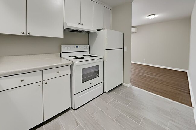 Building Photo - 550 E Bledsoe St