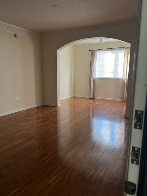 Building Photo - 9857 Baywinds Dr